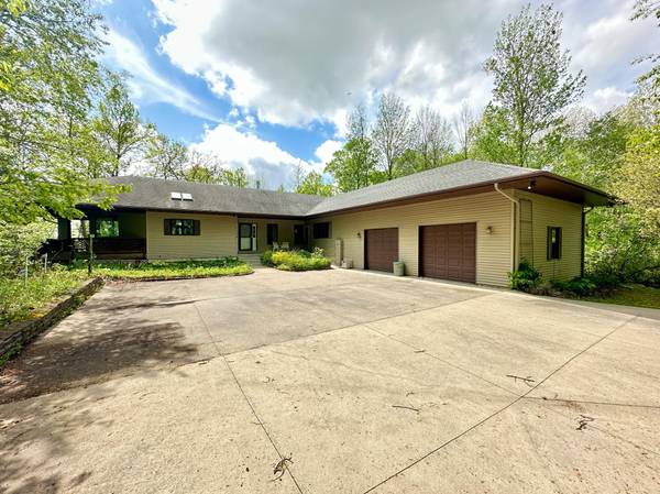 58145 350th AVE,  Zumbro Falls,  MN 55991