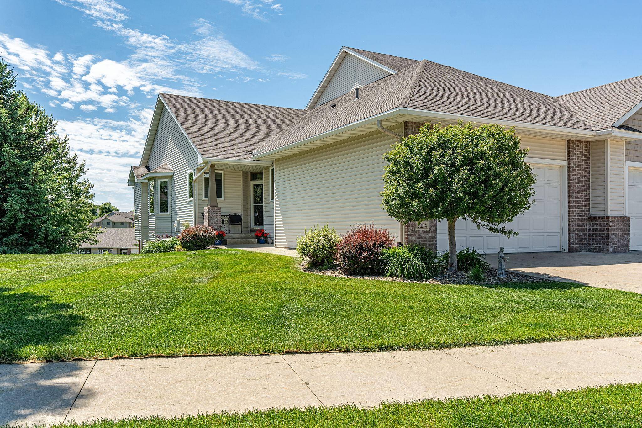 Rochester, MN 55901,2054 Crimson Ridge DR NW