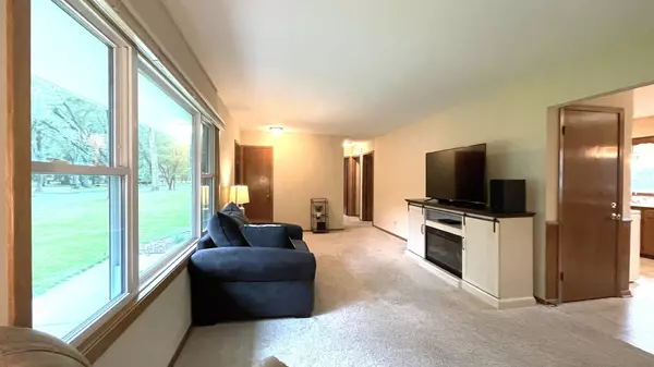 Eden Prairie, MN 55344,16170 Westgate TRL