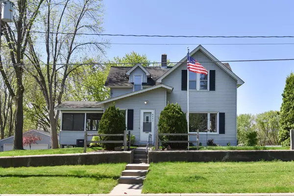 Saint Bonifacius, MN 55375,8541 Kennedy Memorial DR