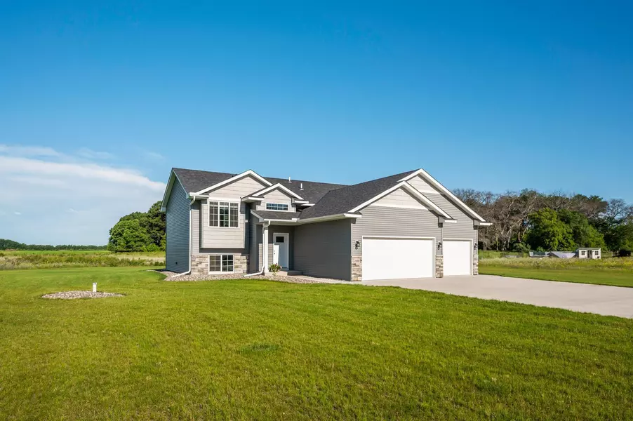 29980 136th ST NW, Princeton, MN 55371