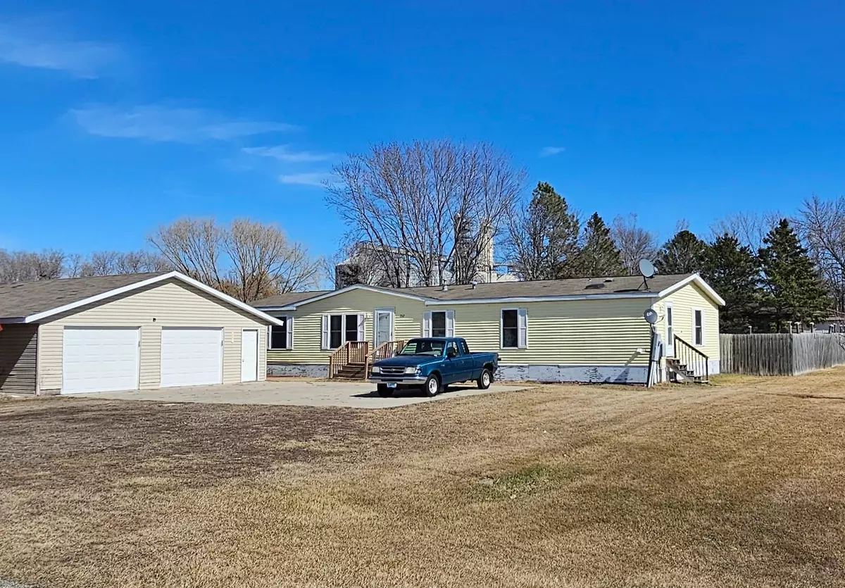 Alberta, MN 56207,202 Henriksen ST