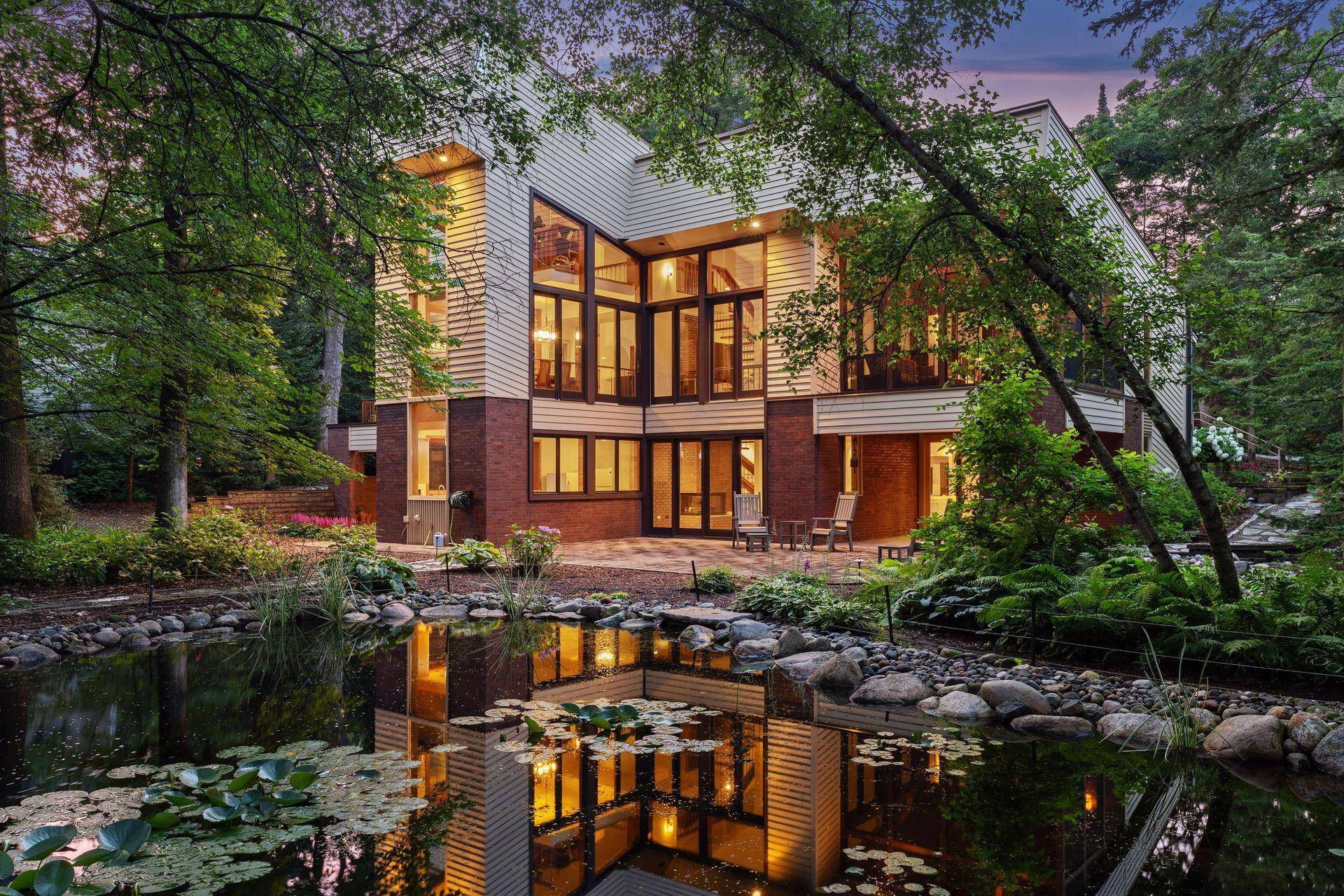 6221 Fox Meadow LN, Edina, MN 55436