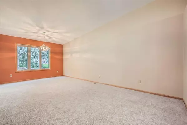 Vadnais Heights, MN 55127,806 Garceau LN