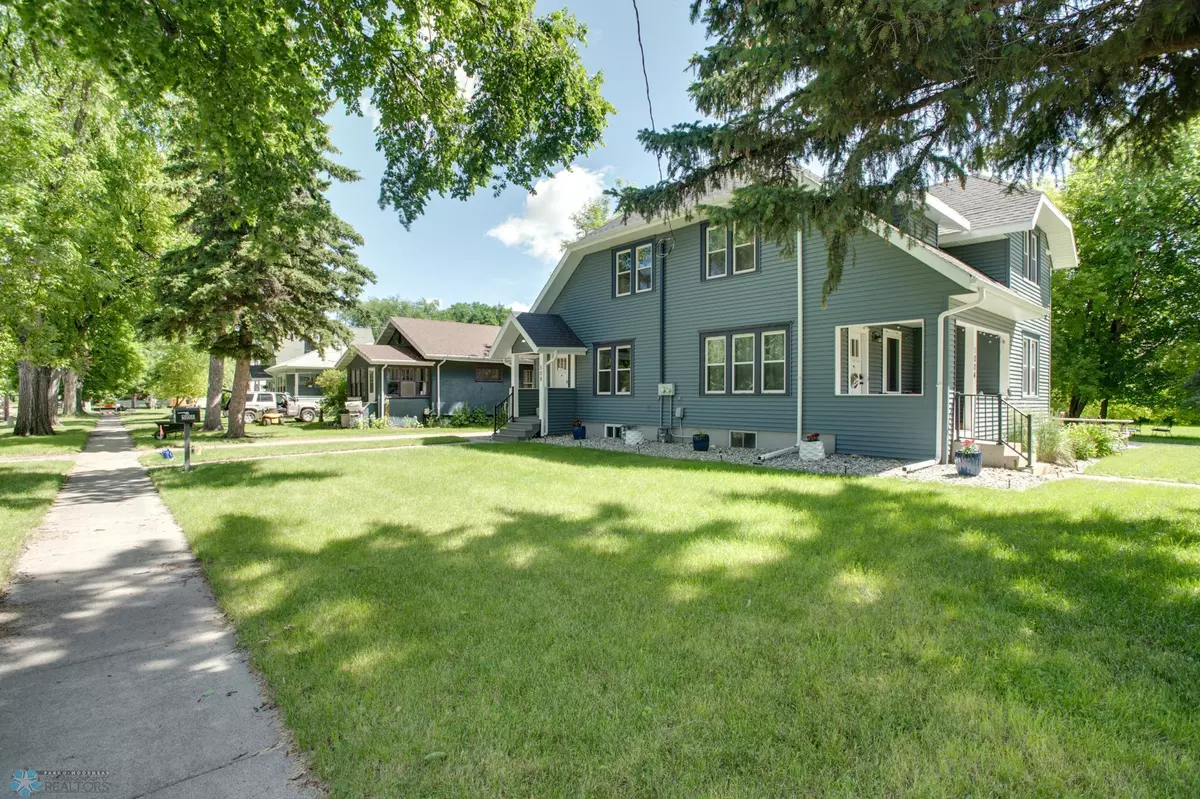 Moorhead, MN 56560,508 10th ST N