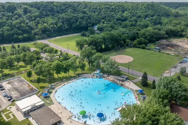 North Mankato, MN 56003,1121 Lake ST