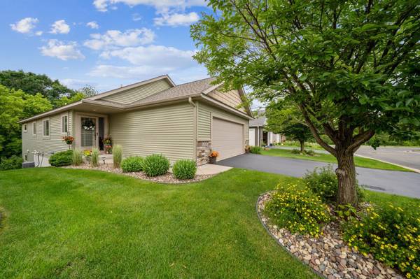 2326 Rangeview LN,  River Falls,  WI 54022