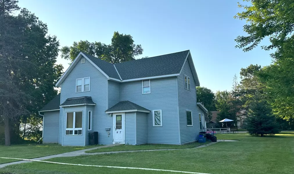 47 E Schlieman AVE, Appleton, MN 56208