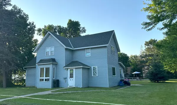 47 E Schlieman AVE, Appleton, MN 56208