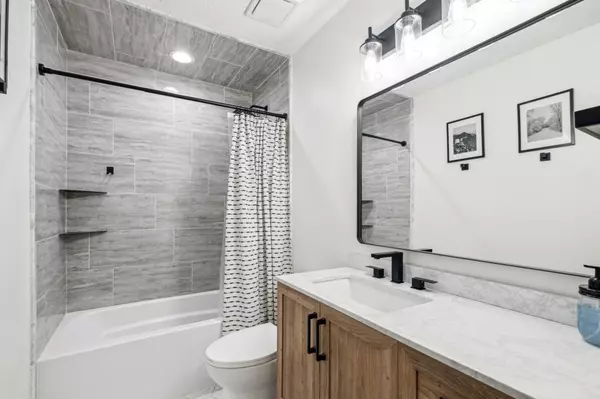 Coon Rapids, MN 55433,10720 Hummingbird ST NW