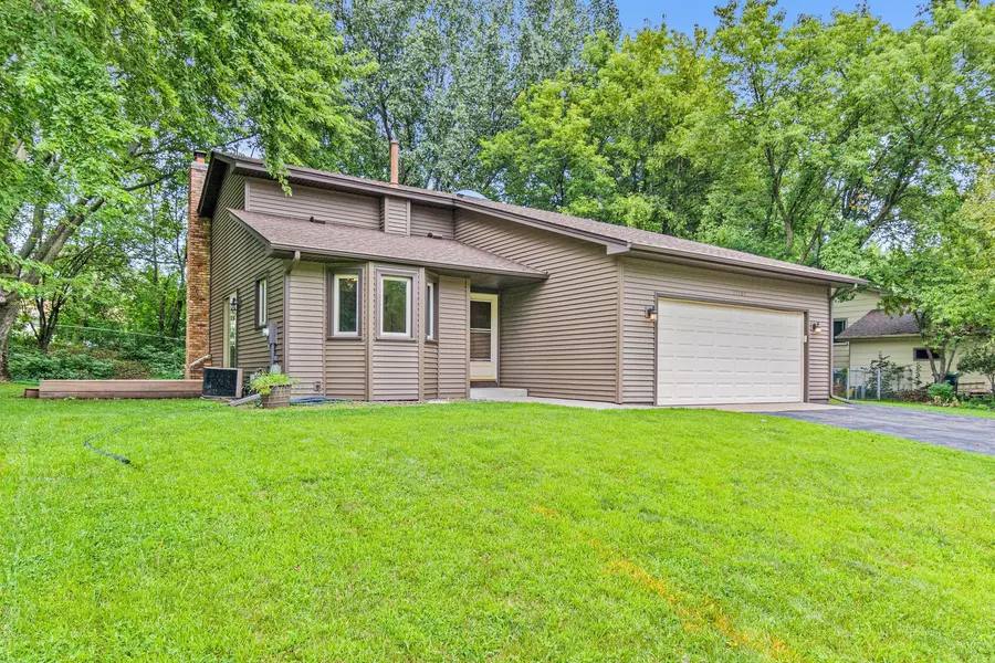 17707 Iceland TRL, Lakeville, MN 55044