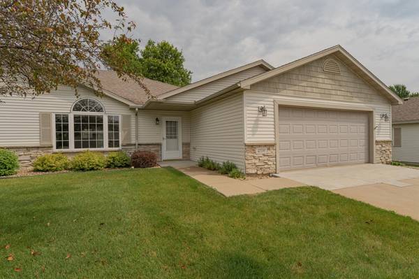 4539 Meadow Lakes LN NW,  Rochester,  MN 55901