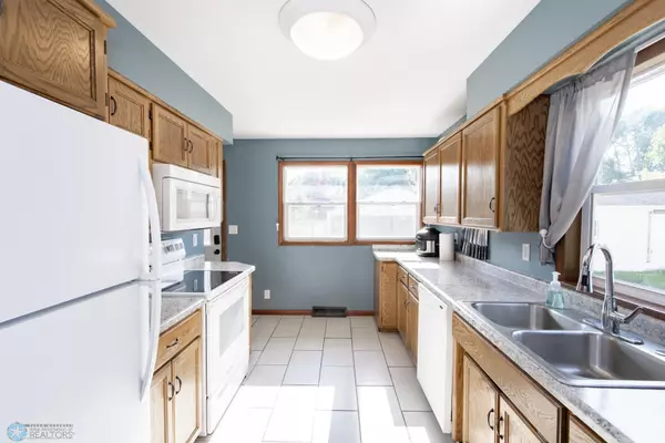 Moorhead, MN 56560,804 17th ST N