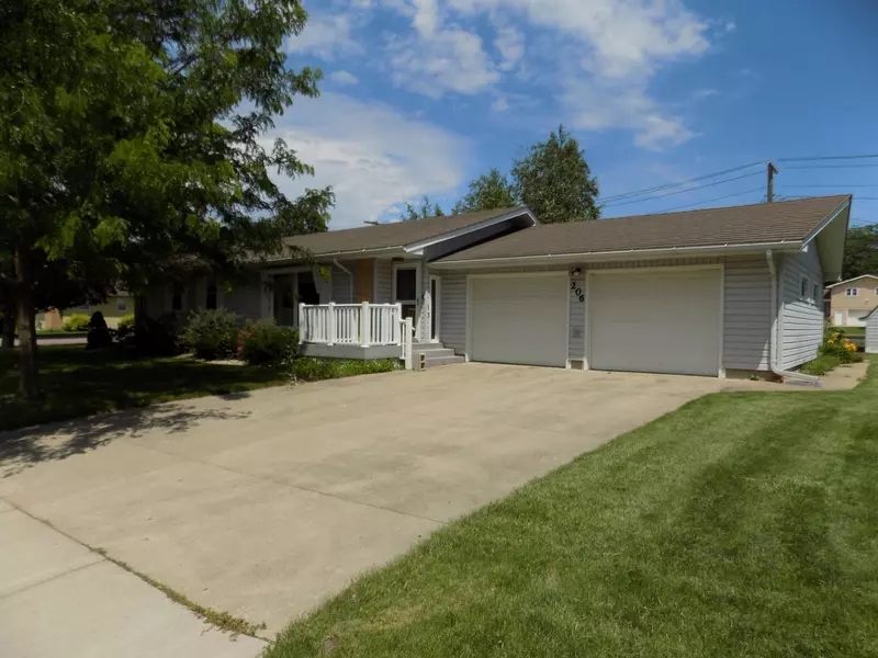 206 Pleasant ST, Lakefield, MN 56150