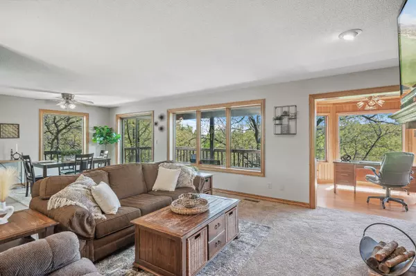 Maplewood, MN 55119,2717 Carver AVE E