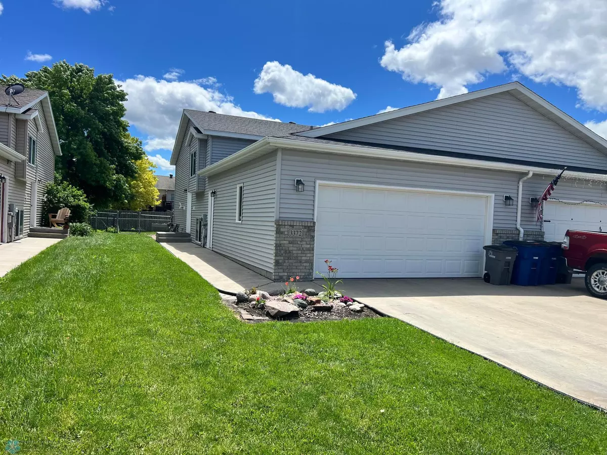 Moorhead, MN 56560,3372 10th ST S