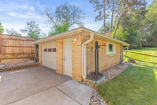 Maplewood, MN 55109,1944 N Flandrau ST