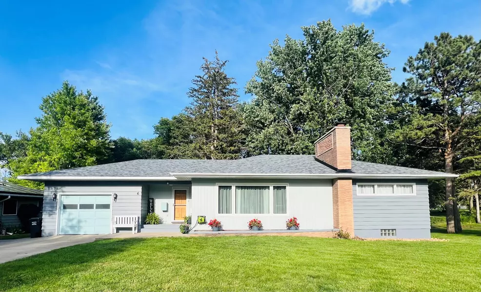 6 Circle Pines ST, Morris, MN 56267