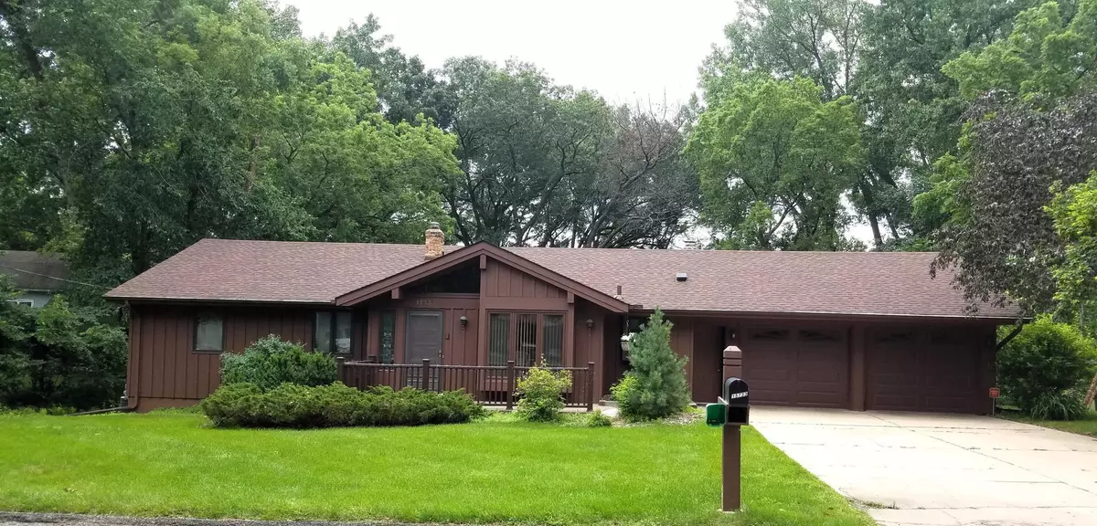 Minnetonka, MN 55345,15733 Randall LN