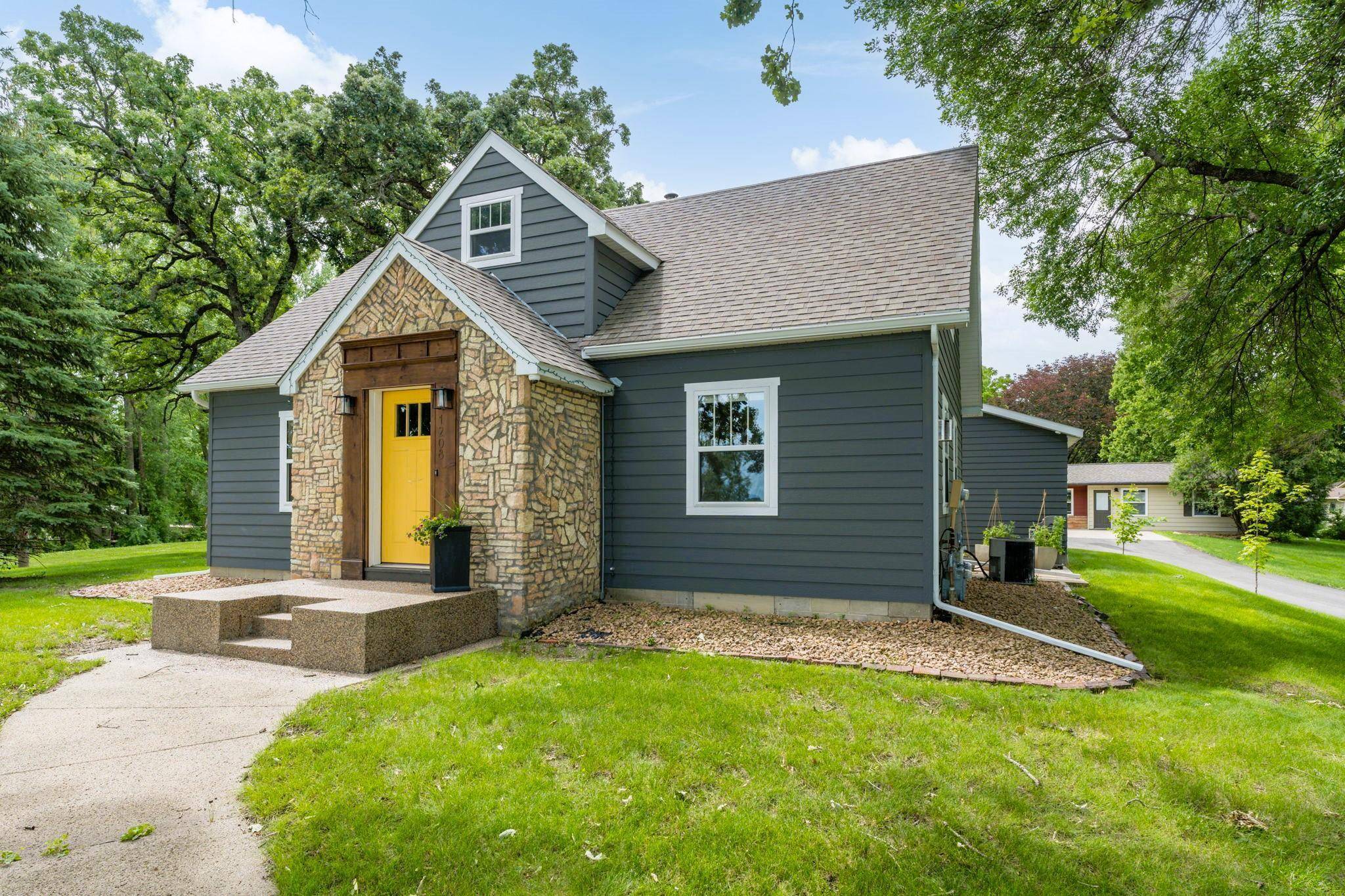 Waseca, MN 56093,1208 E Elm AVE