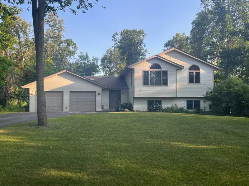 880 Carlos Timbers DR NE, Alexandria, MN 56308