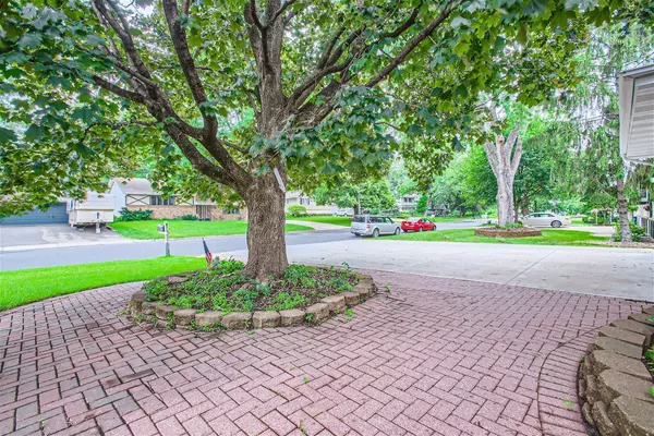 New Brighton, MN 55112,1883 15th AVE NW