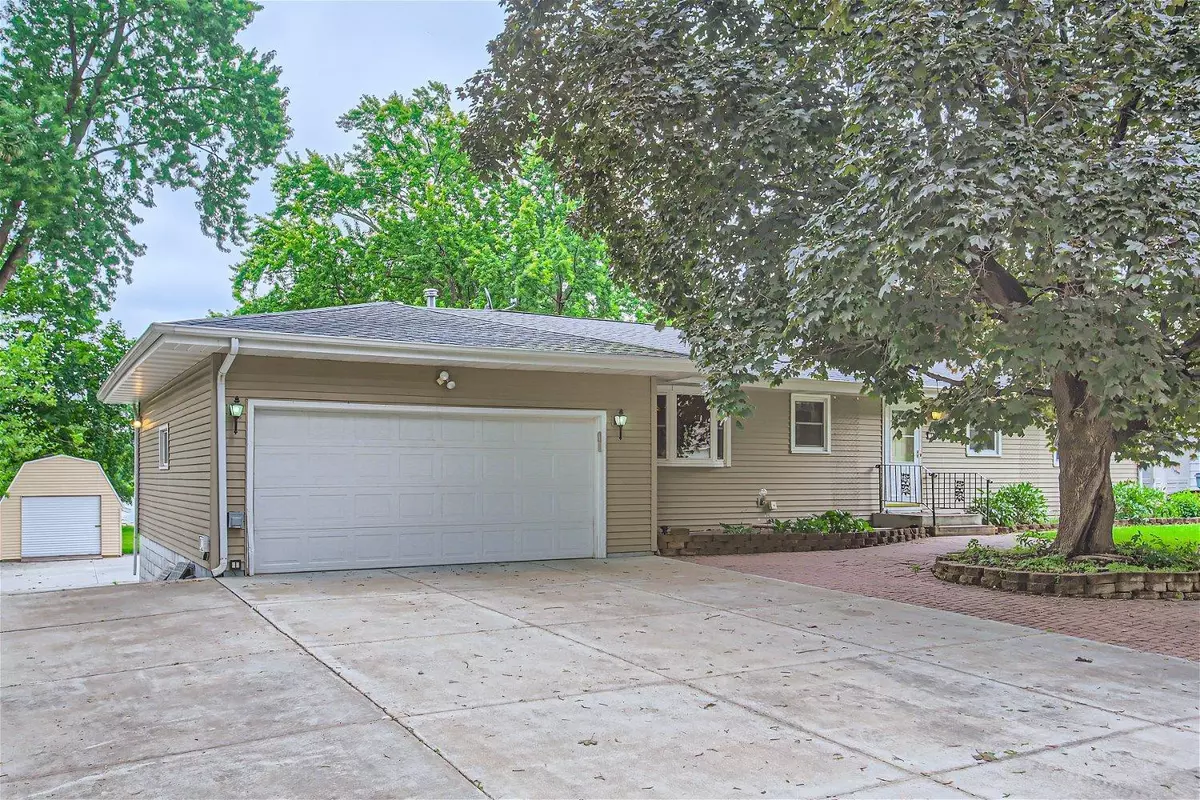 New Brighton, MN 55112,1883 15th AVE NW