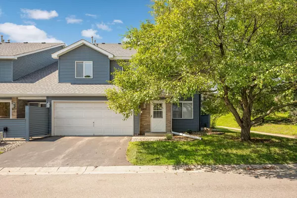 4822 Helena LN N #1, Oakdale, MN 55128