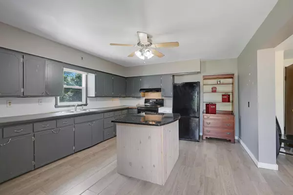 New Prague, MN 56071,411 4th AVE NW