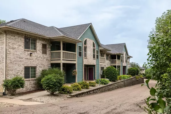 1878 Deerhaven LN NE #13,  Rochester,  MN 55906