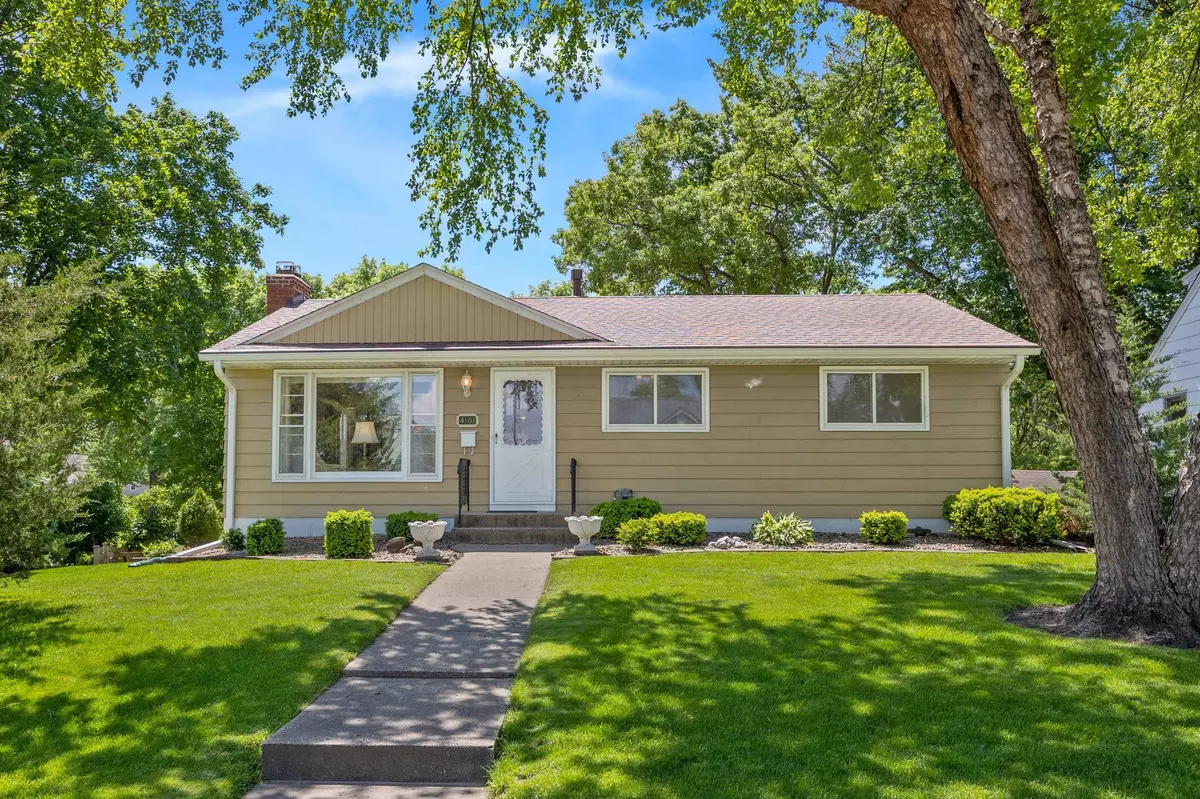 Robbinsdale, MN 55422,4101 43rd AVE N