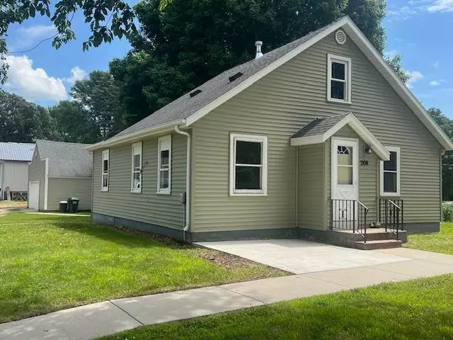 208 N 1st ST, Darwin, MN 55324