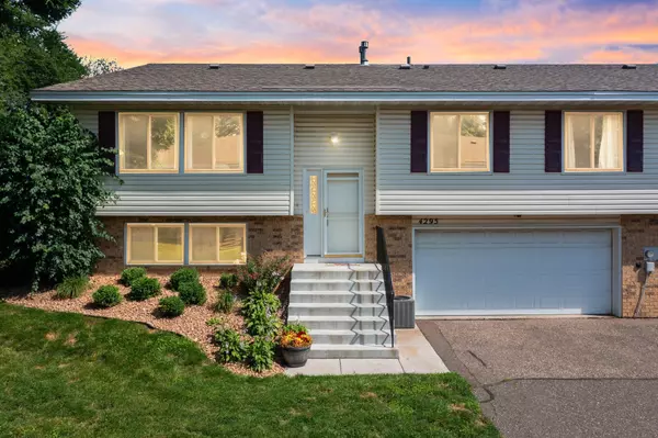 4295 Evergreen DR, Vadnais Heights, MN 55127