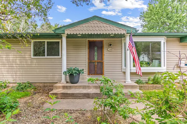 185 Linden RD, Prescott, WI 54021