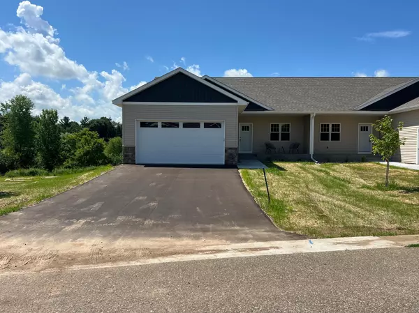 1682 Squirrel Way,  New Richmond,  WI 54017