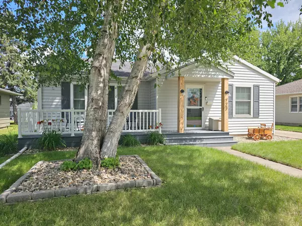 723 E 2nd ST,  Redwood Falls,  MN 56283