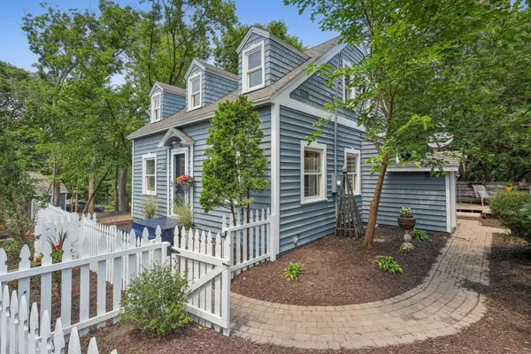 Mahtomedi, MN 55115,67 Juniper ST