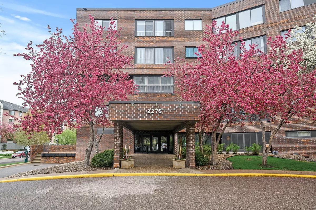 Saint Paul, MN 55116,2275 Youngman AVE #207W