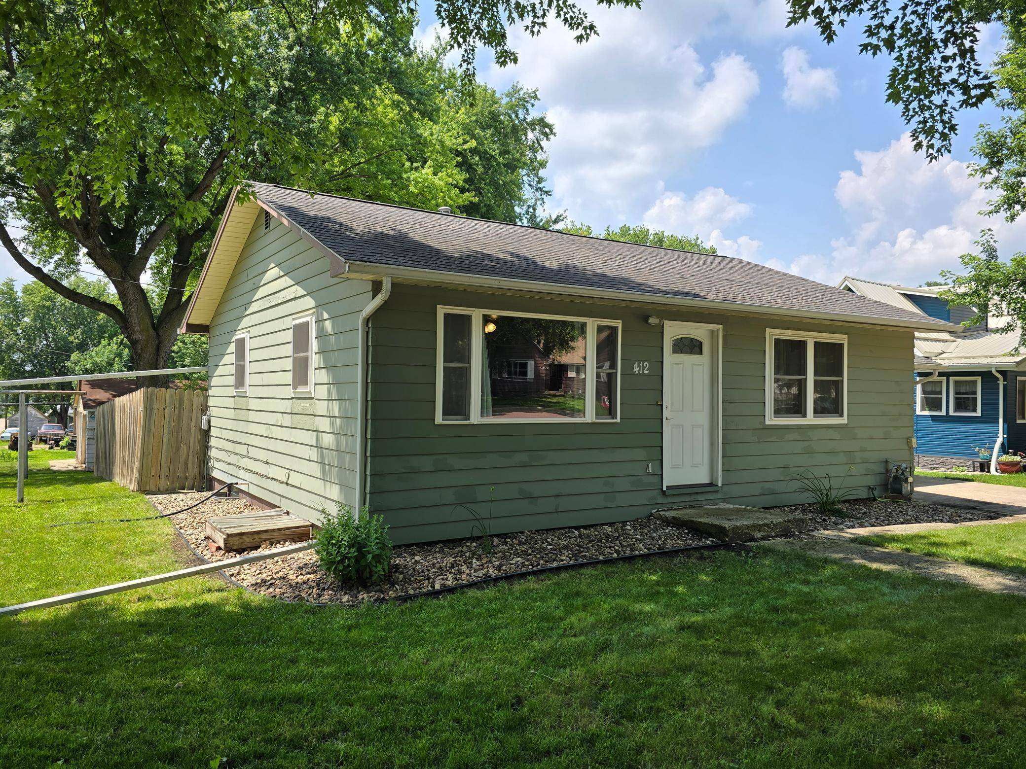 Jasper, MN 56144,412 Hill AVE N