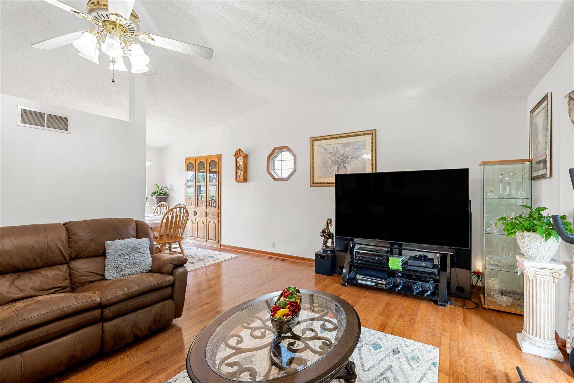 Savage, MN 55378,9328 W 126th ST