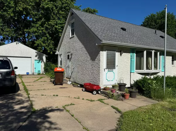 Maplewood, MN 55109,2255 Craig PL