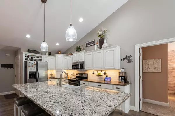 North Mankato, MN 56003,2252 Simon CT