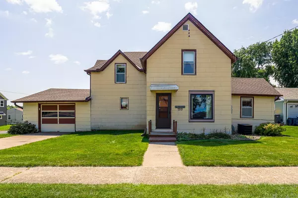 720 Maple ST, Baldwin, WI 54002