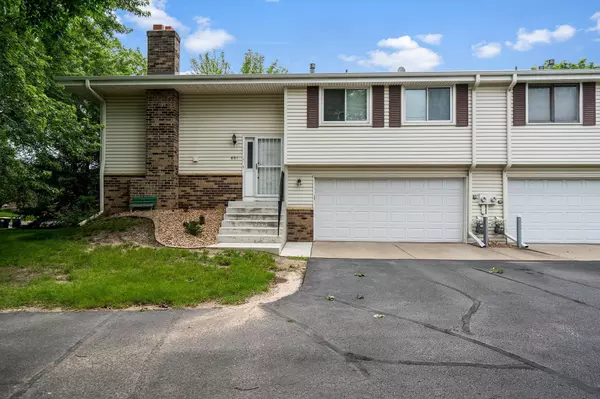 Burnsville, MN 55337,801 Evergreen CIR