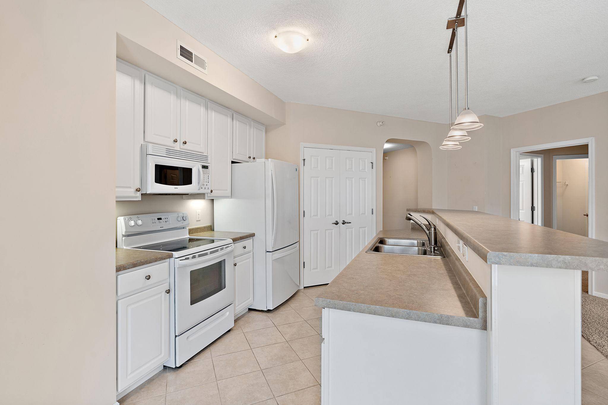Saint Anthony, MN 55421,2405 39th AVE NE #204