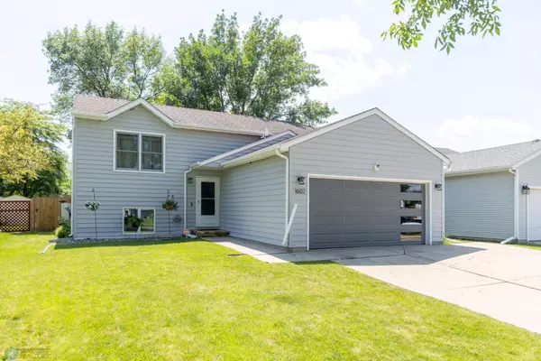 1602 28 1/2 AVE S,  Fargo,  ND 58103