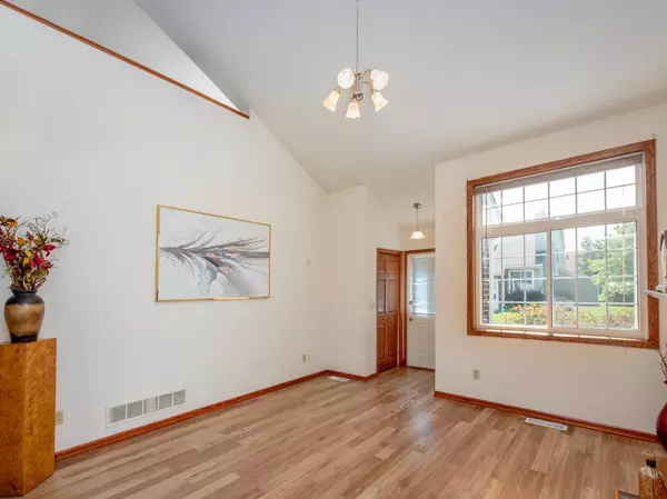 Inver Grove Heights, MN 55076,8842 Branson DR #44