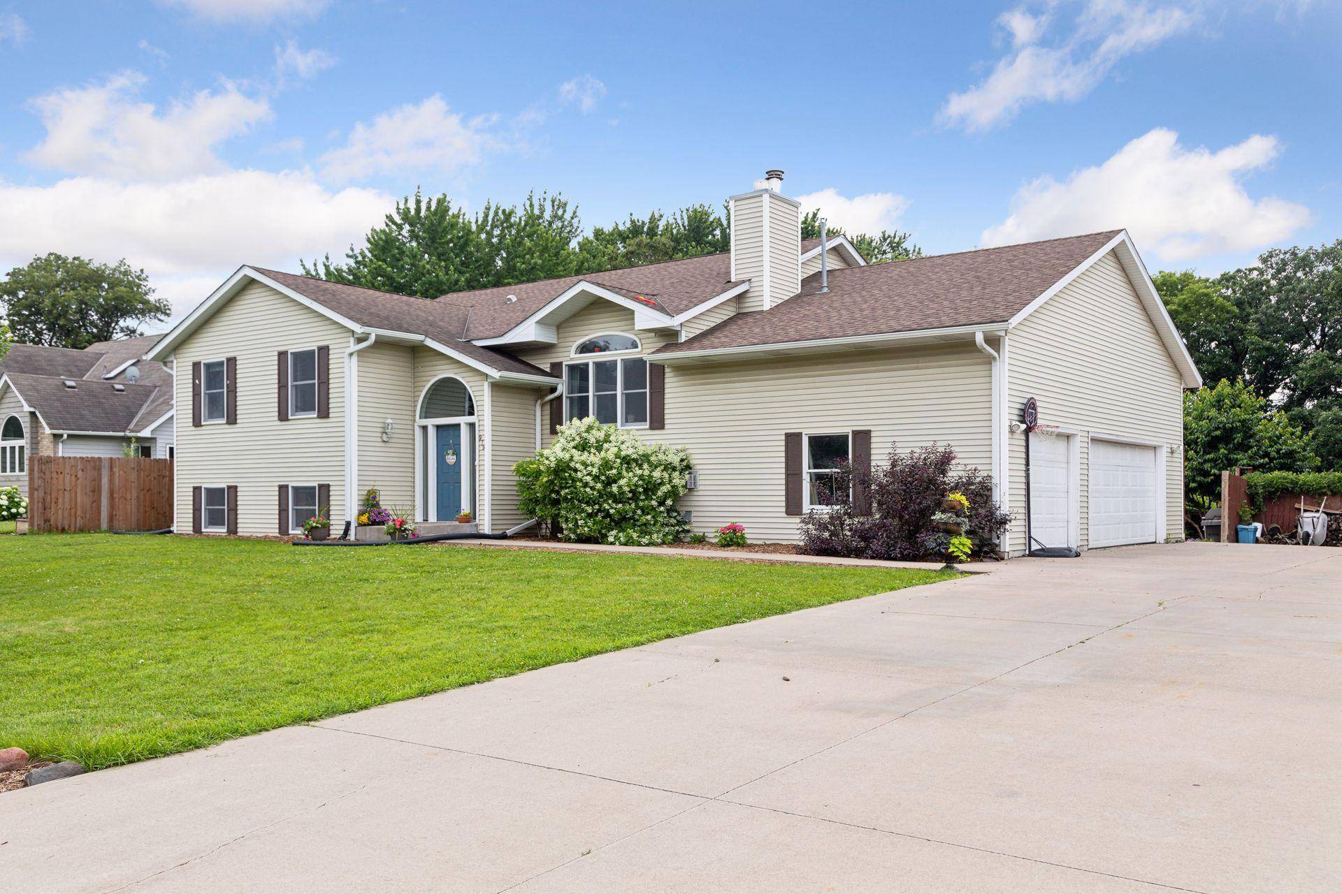 979 Oday ST S,  Maplewood,  MN 55119