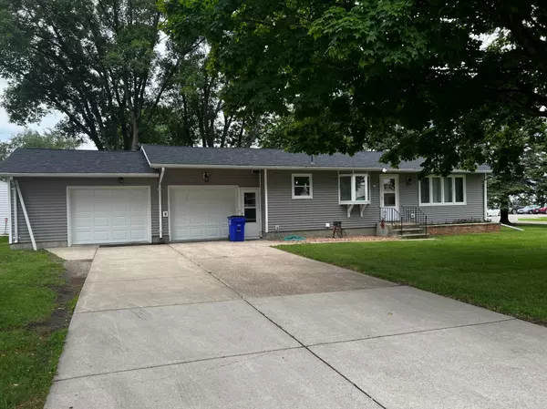 618 Memorial PL, Dawson, MN 56232