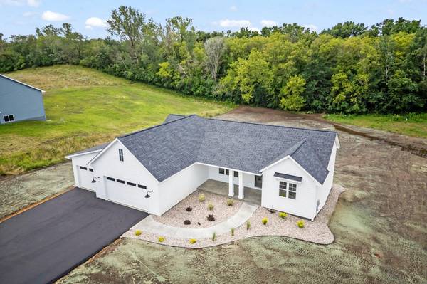 368 Moelter Lane,  Hudson,  WI 54016